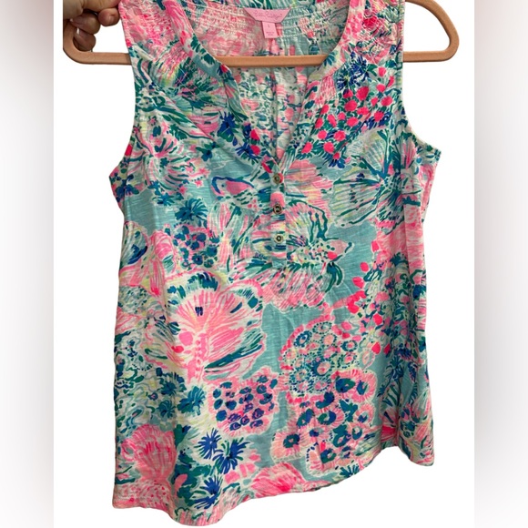Tops - EUC LILLY PULITZER Essie smock sleeveless button up top size small